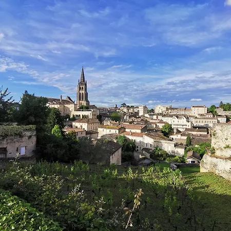 Proche Saint-emilion, Confortable Renove Avec Terrasse - 2 Personnes *