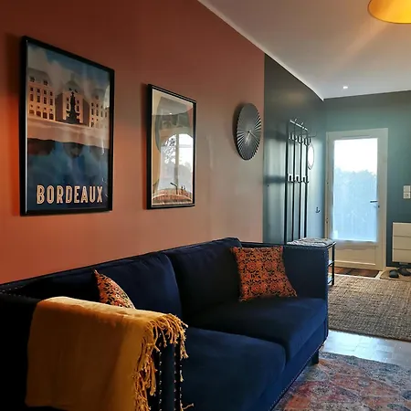 Proche Saint-emilion, Confortable Renove Avec Terrasse - 2 Personnes Holiday home *