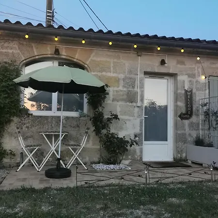 Proche Saint-emilion, Confortable Renove Avec Terrasse - 2 Personnes Holiday home *
