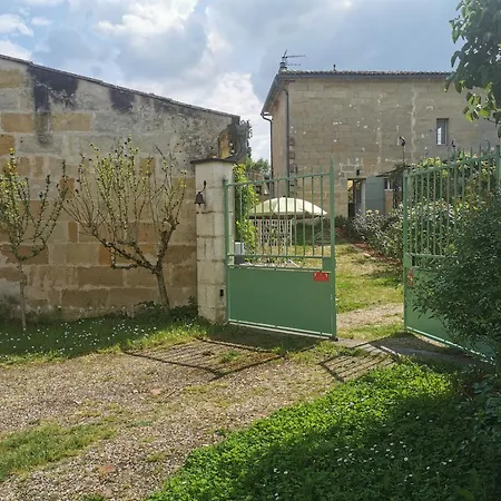 Holiday home Proche Saint-emilion, Confortable Renove Avec Terrasse - 2 Personnes *