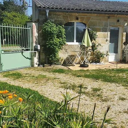Proche Saint-emilion, Confortable Renove Avec Terrasse - 2 Personnes Sainte-Terre