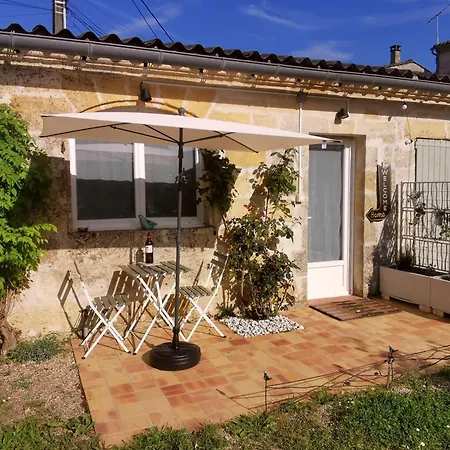 Proche Saint-emilion, Confortable Renove Avec Terrasse - 2 Personnes
