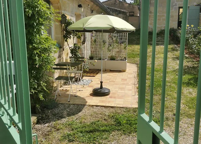 Дом отдыха 5km Saint-emilion, Confortable Independant, Terrasse - 2 Personnes Sainte-Terre